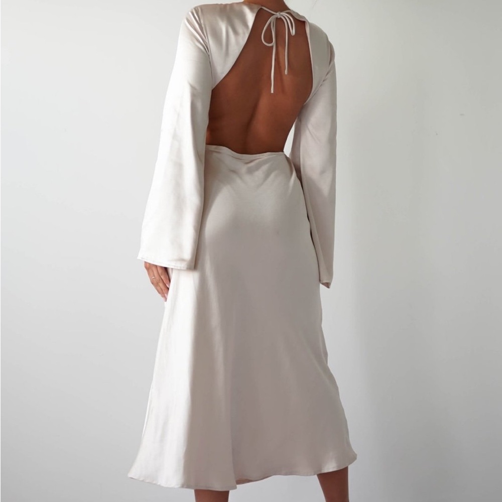 Elegant Open-Back Cream Dress
